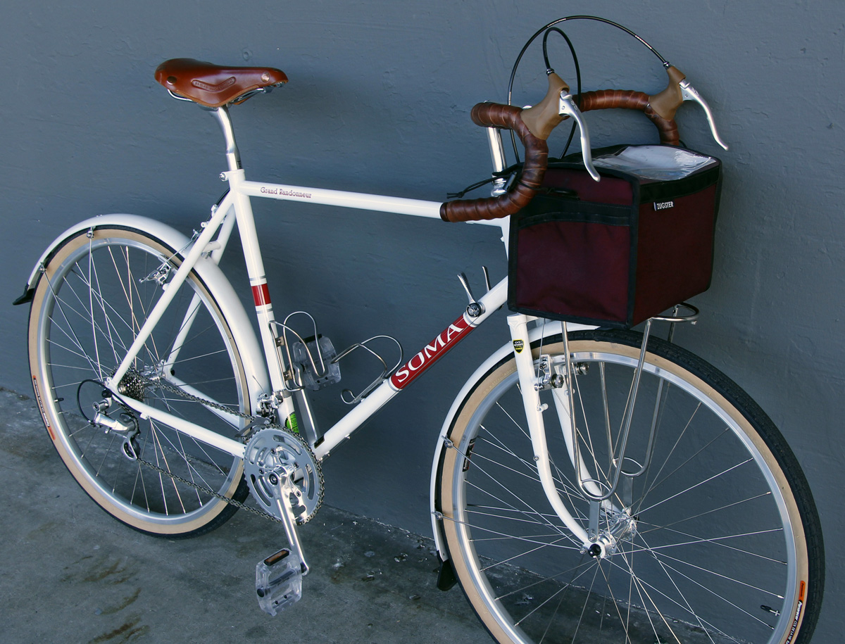 modern randonneur bike